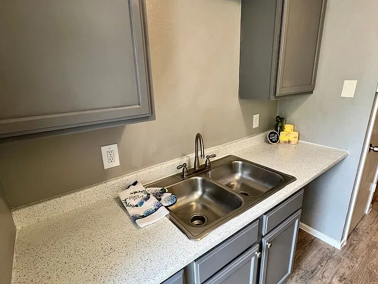 844 E Sunshine Dr #401 — Photo 6