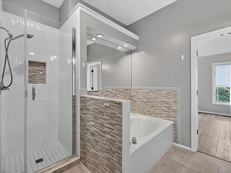12044 Hemlock St — Photo 15