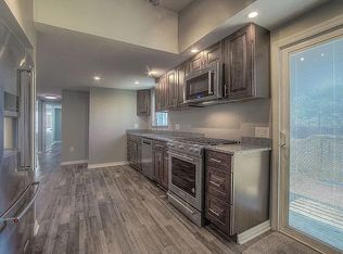 7408 Springfield St, Prairie Village, KS 66208