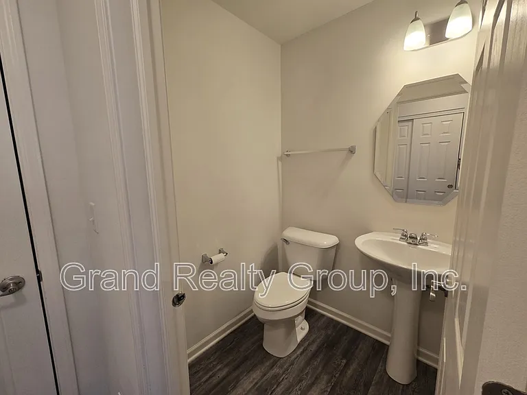7106 Country Club Hills Dr #1 — Photo 6