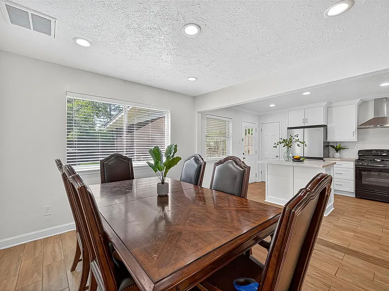 5323 Windsong Trl — Photo 11
