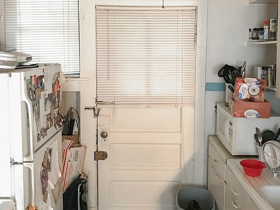2nd image of 634.5 W Arlington Pl #26