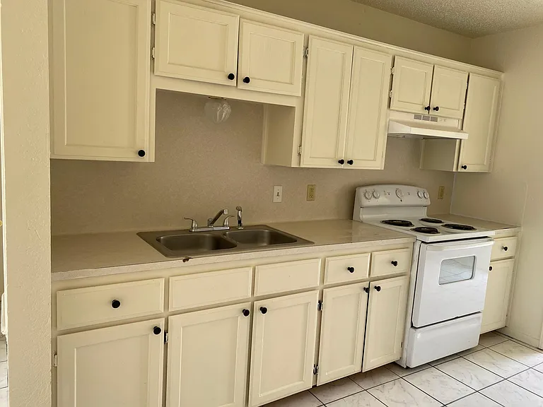 1104 Georgetown Rd #B — Photo 5