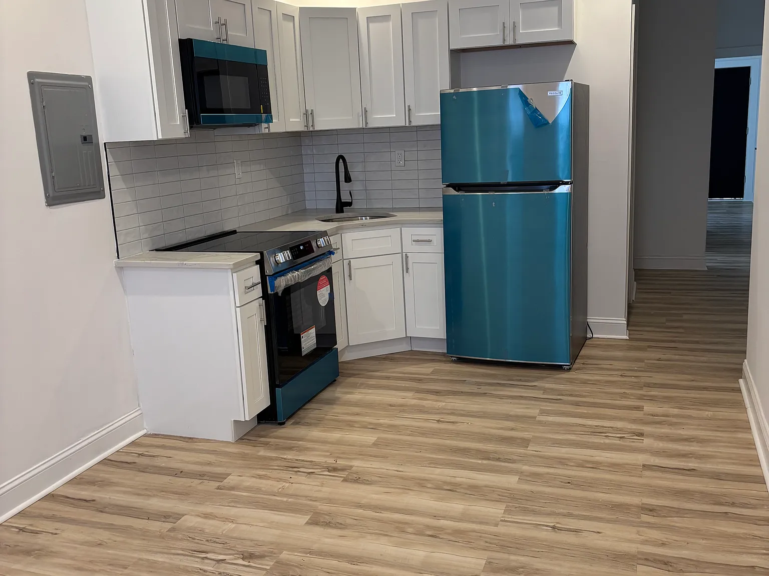 2 bed, 1100 sqft, $1,550 — Photo 2