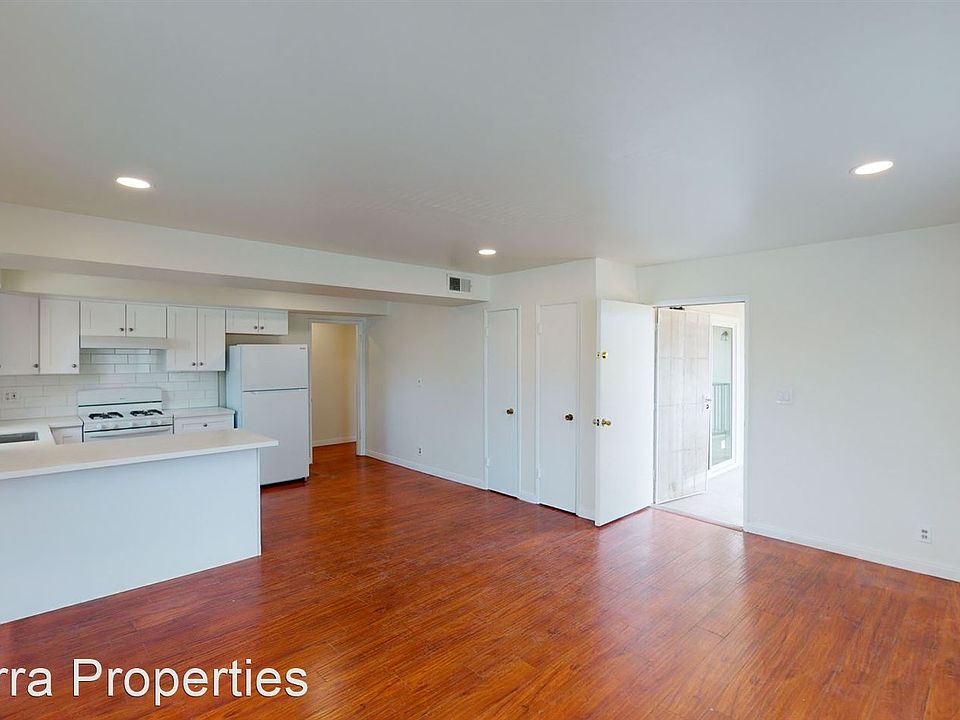 1st image of 1033 Mission Dr #C