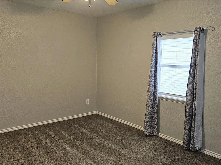 16 Brenda Ln — Photo 36