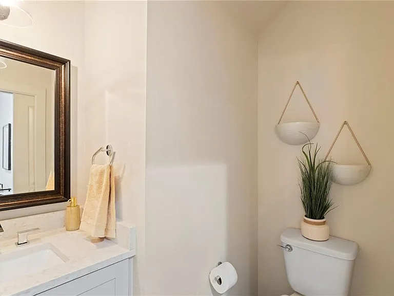 1412 Perez St #1 — Photo 14