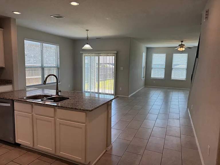 7207 Fallen Crest Ln — Photo 3