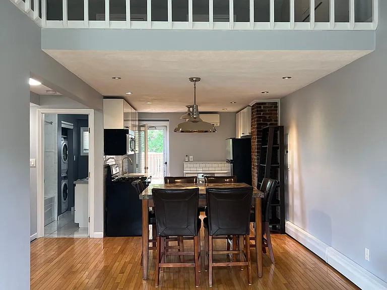 762 E Broadway #4 — Photo 5