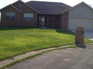 738 Brandon Cir, Lebanon, MO 65536