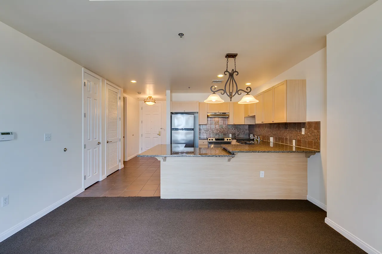 2 bed, 899 sqft, $1,650 — Photo 2