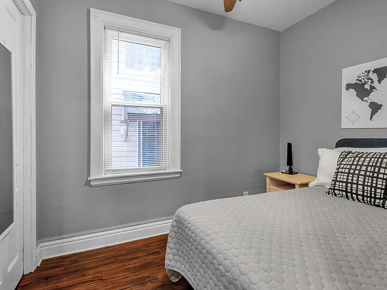 215 Maple St #LOWER — Photo 8
