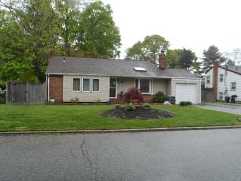 1st image of 9 Glenwood Ln