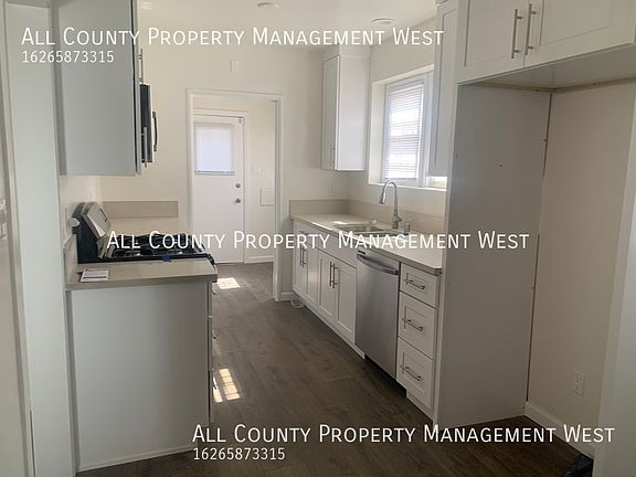 4th image of 9826 S Hobart Blvd
