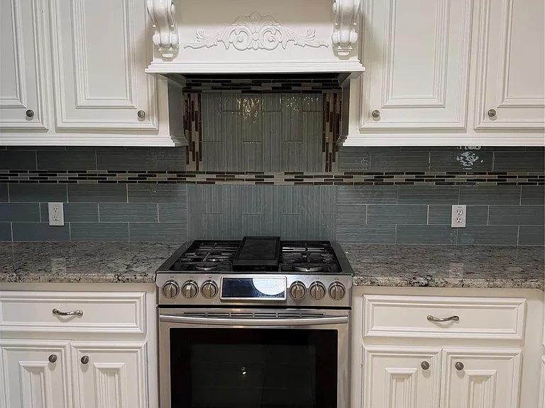 1523 Glen Oaks Dr — Photo 16