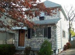 42 Charles St, Valley Stream, NY 11580