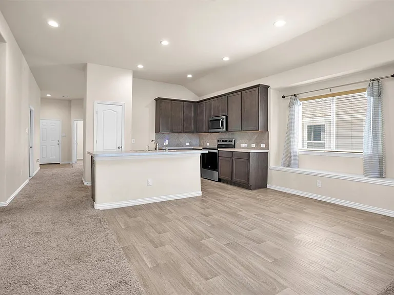 223 Shoreview Dr — Photo 16