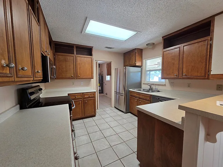 607 S Columbus St — Photo 7