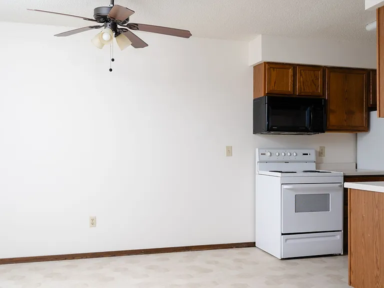 Barbary Knoll Apartments — Photo 35