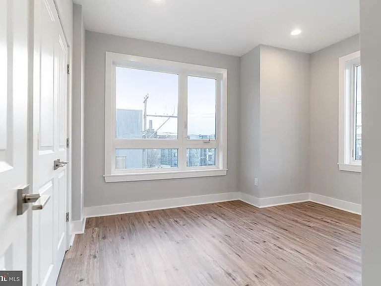 2101 E Huntingdon St #3 — Photo 5