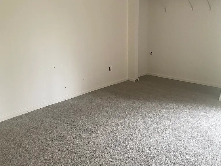 3500 Irvington Ct — Photo 5