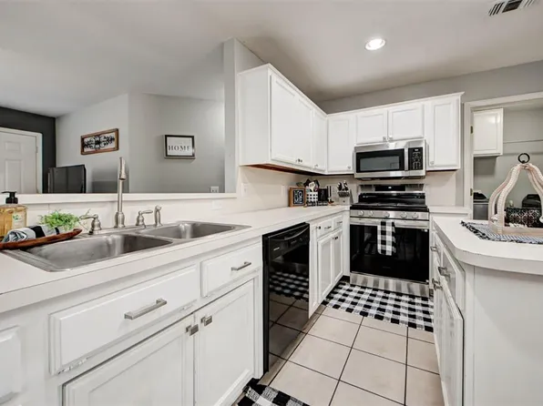12429 NW 2nd St, Yukon, OK 73099