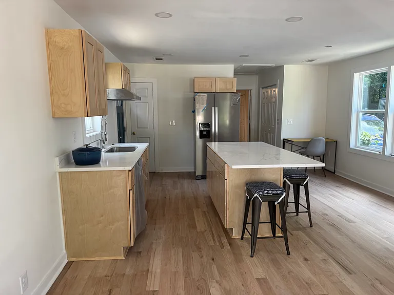 1050 Garibaldi St SW — Photo 5