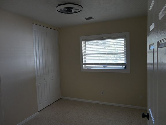 4th image of 305 Tammy Dr