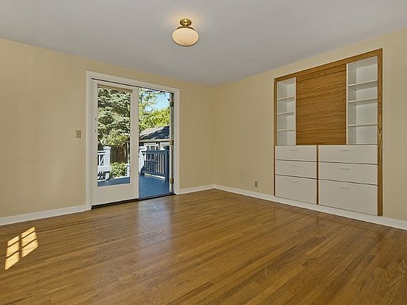 3rd image of 2041 McGilvra Blvd E