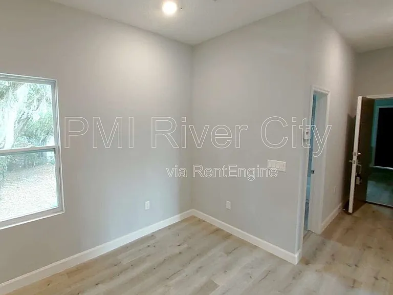 151 W 17th St #4 — Photo 5