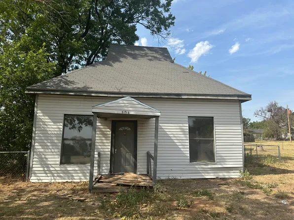 504 E Cleveland St, Mangum, OK 73554