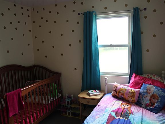 5th image of 384 Continental Dr APT B