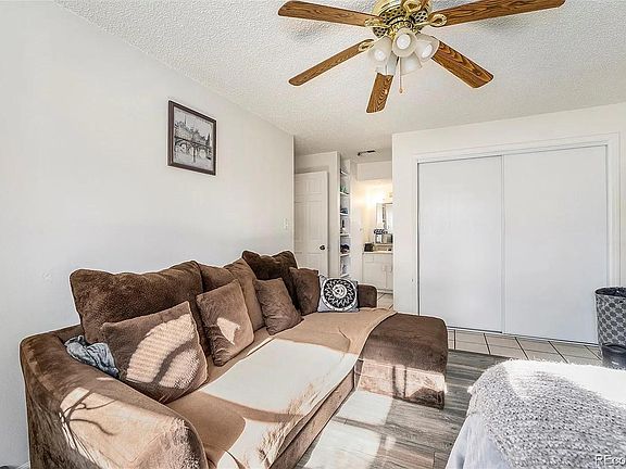 3rd image of 6431 W 44th Pl