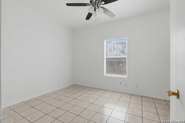 2 bed, 2.0 bath, 4704 sqft, $975 — Photo 3