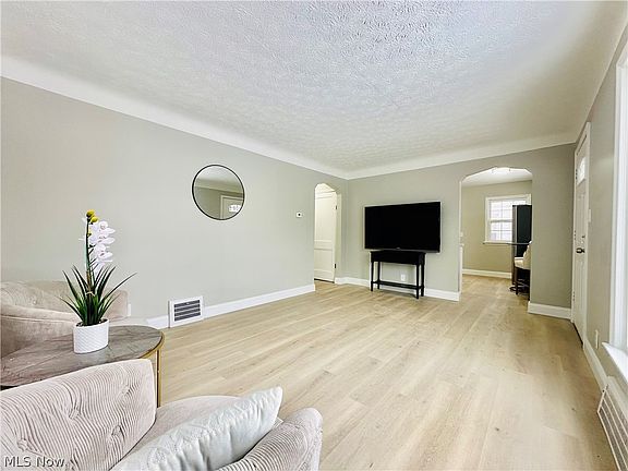 3rd image of 15405 Turney Rd