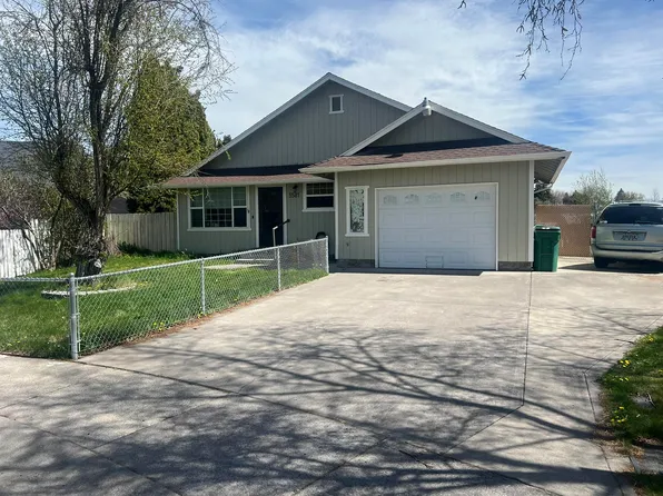 5581 Lockford Dr, Klamath Falls, OR 97603