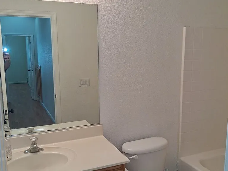 2092 Glory Ct — Photo 8