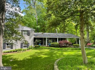 8620 Bridle Wood Dr, Springfield, VA 22152