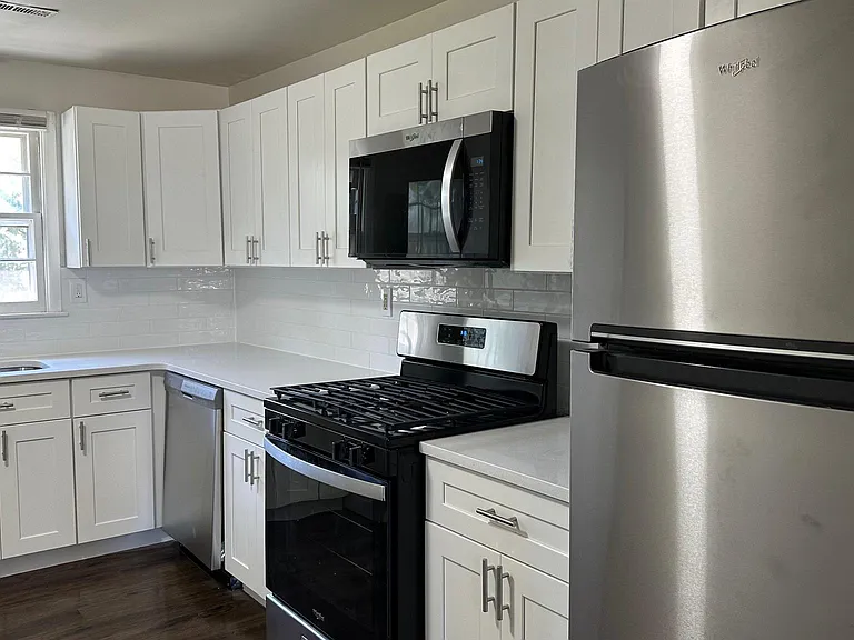 257 Evergreen Ave — Photo 6