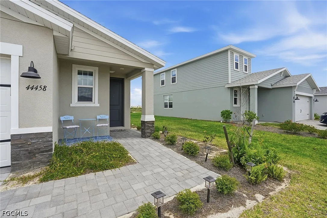 3 bed, 2.0 bath, 1484 sqft, $2,500 — Photo 2