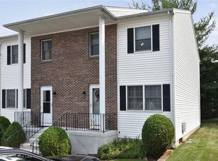 63 Scenery Ln, Johnston, RI 02919