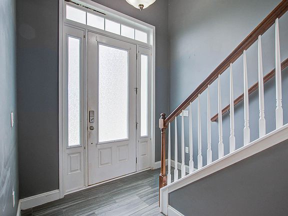 3rd image of 7820 Magellan Dr