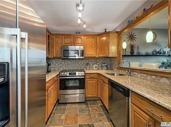 5th image of 100 West Broadway #4B