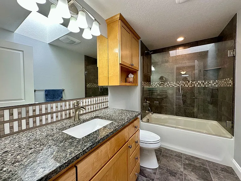 2710 Lakeridge Ln — Photo 11