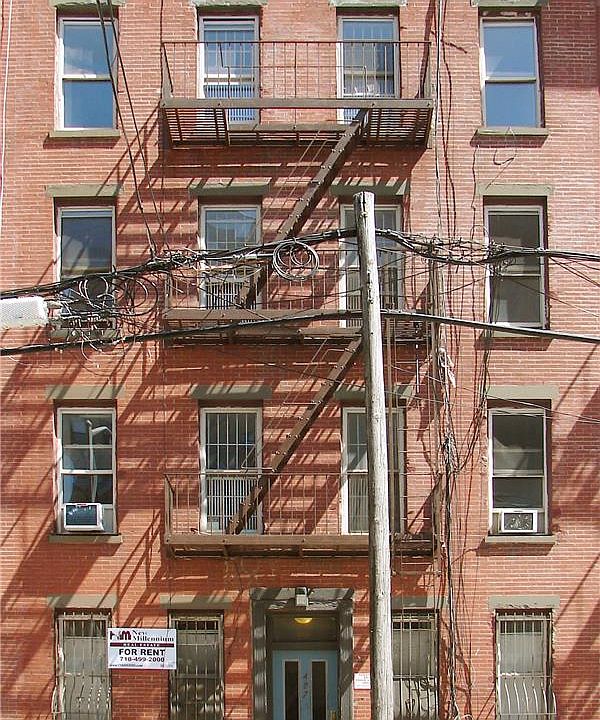 2nd image of 487 Saint Marks Ave APT 2RR