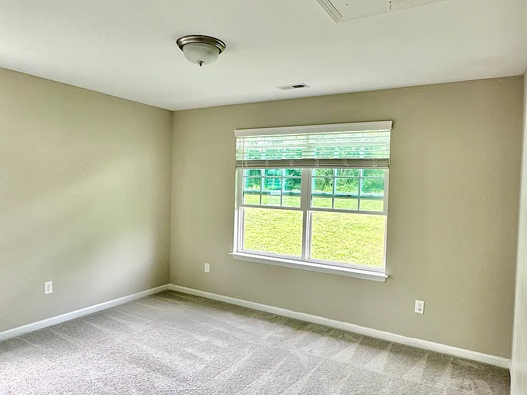 214 Berryfield Dr — Photo 10