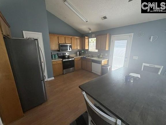 2nd image of 516 Valleybridge Rd