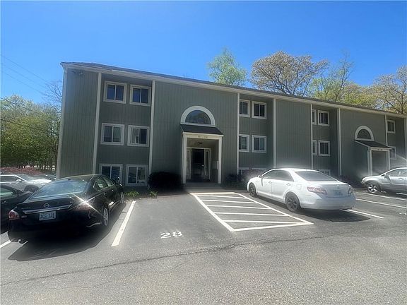 2nd image of 400 New River Rd APT 111