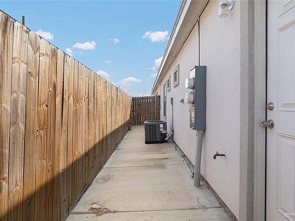 4th image of 5709 Sandpiper Ave APT 4