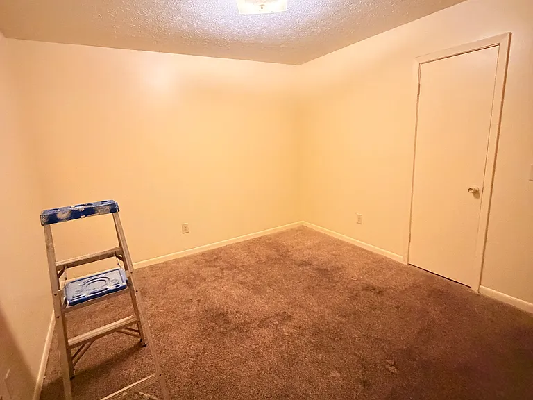 1110 Sheffield Ave #A — Photo 12